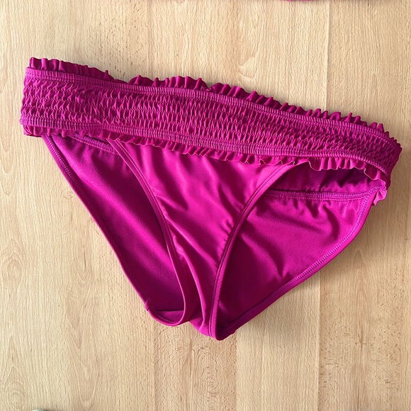 Fuchsia ruffle Time & Tru bikini size medium - Picture 3 of 9